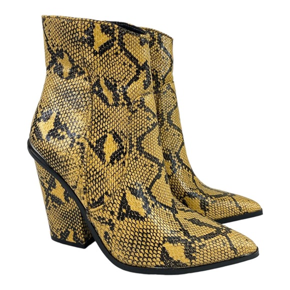 Steve Madden RARELY Western Booties Sz 6